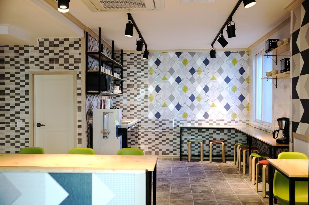 יאוסו Moiri Guesthouse מראה חיצוני תמונה