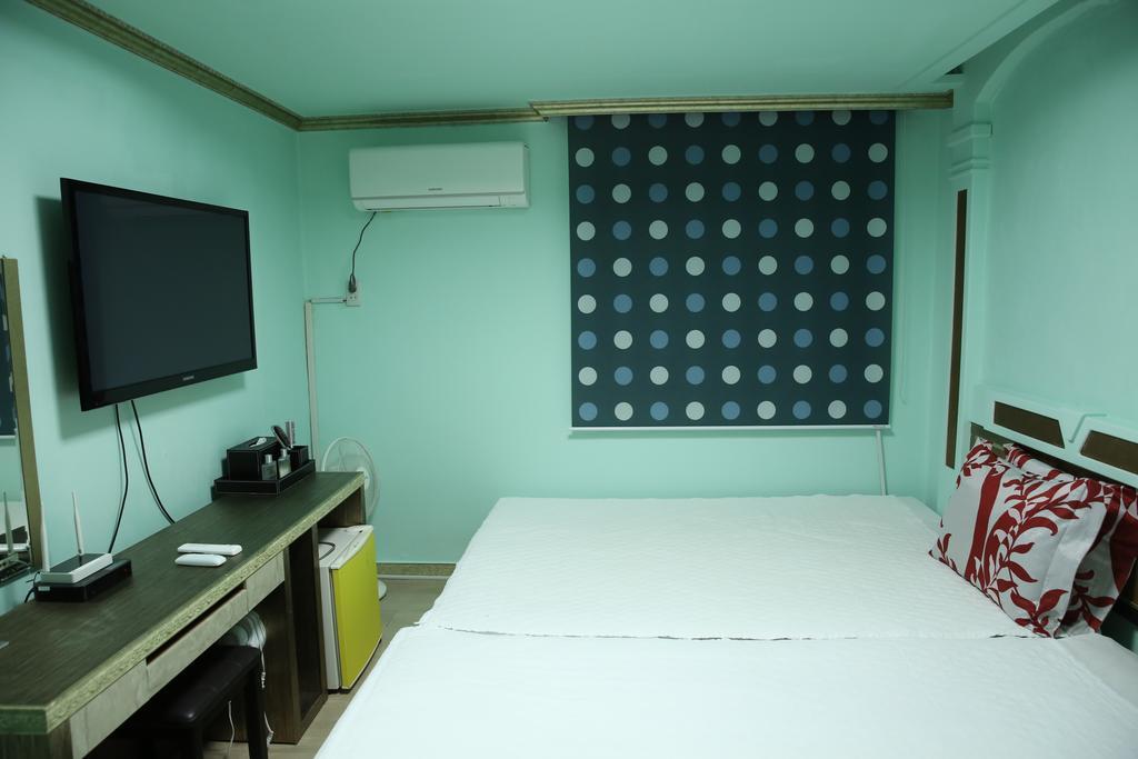 יאוסו Moiri Guesthouse מראה חיצוני תמונה