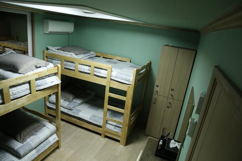 יאוסו Moiri Guesthouse מראה חיצוני תמונה