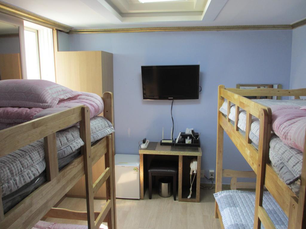 יאוסו Moiri Guesthouse מראה חיצוני תמונה