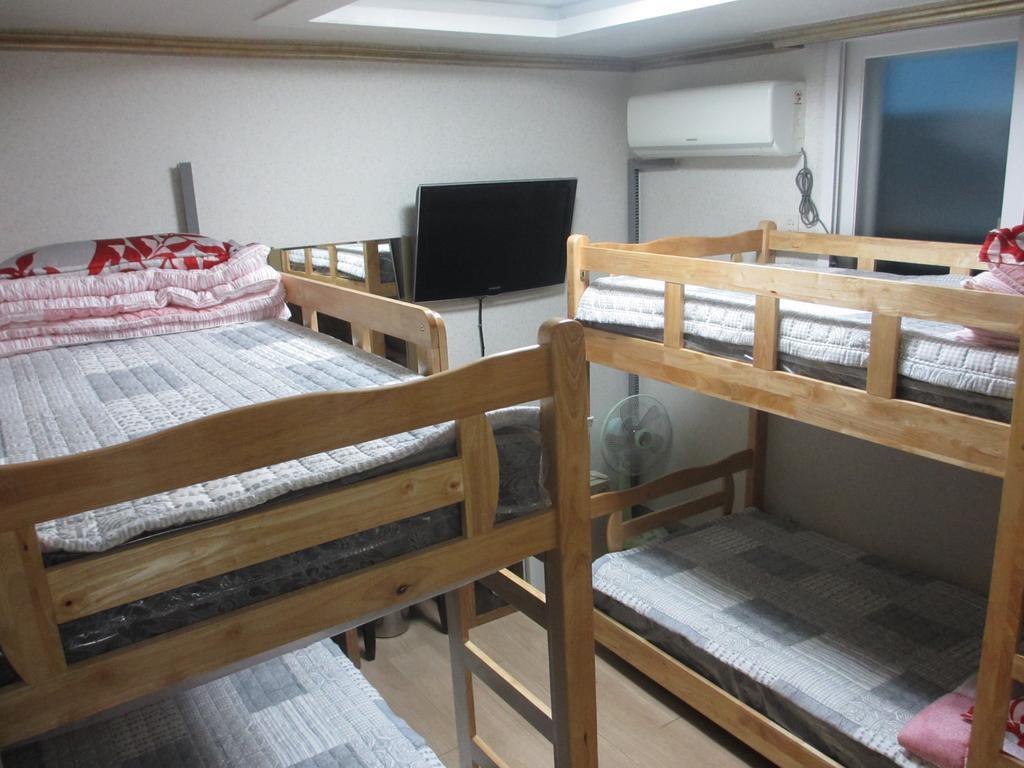 יאוסו Moiri Guesthouse מראה חיצוני תמונה